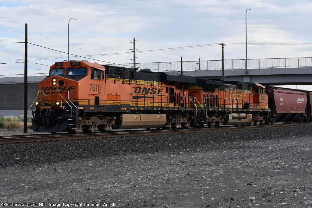 BNSF 7610 & 4676